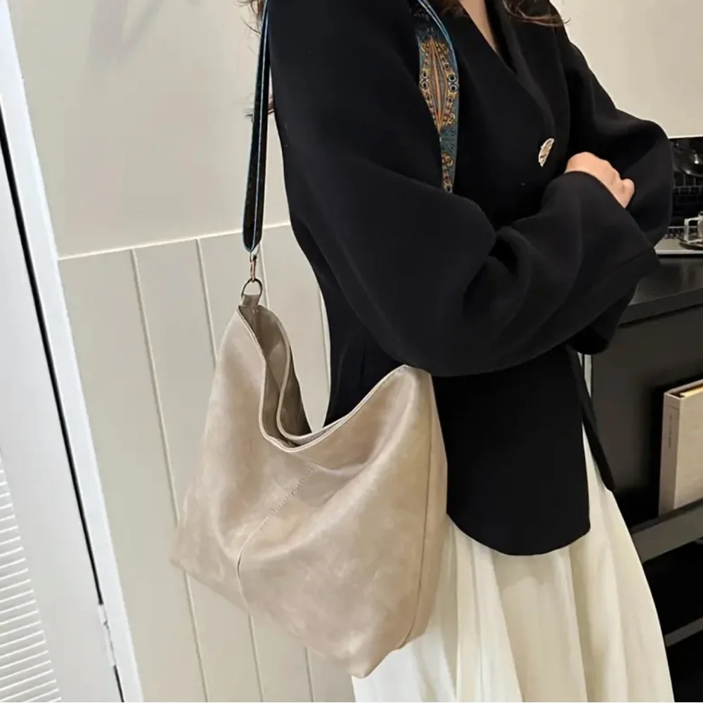 Retro Vegan Leather Crossbody Shoulder Bag - Stylish, Water-Resistant